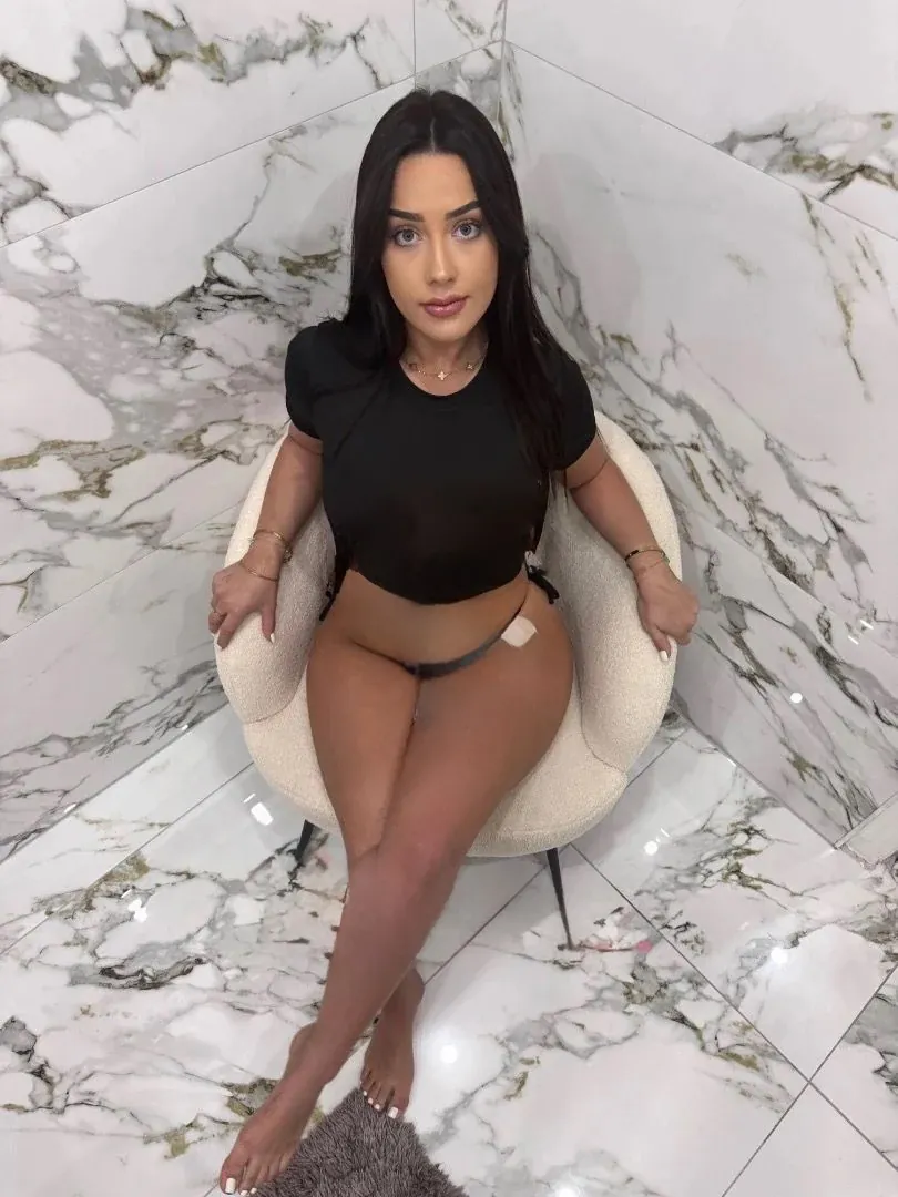 Julia, masseuse érotique Plainpalais
